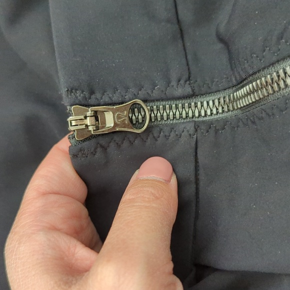 Lululemon size 4/6 away dress in black - Picture 4 of 4